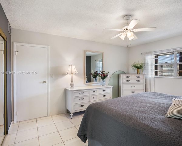 4706 NW 36th Street 507, Lauderdale Lakes, FL 33319