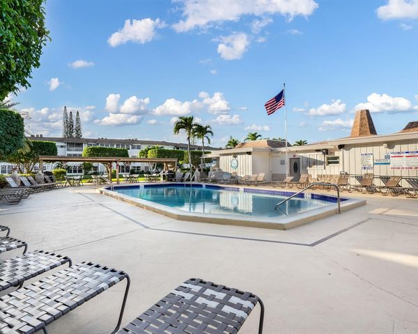 4706 NW 36th Street 507, Lauderdale Lakes, FL 33319