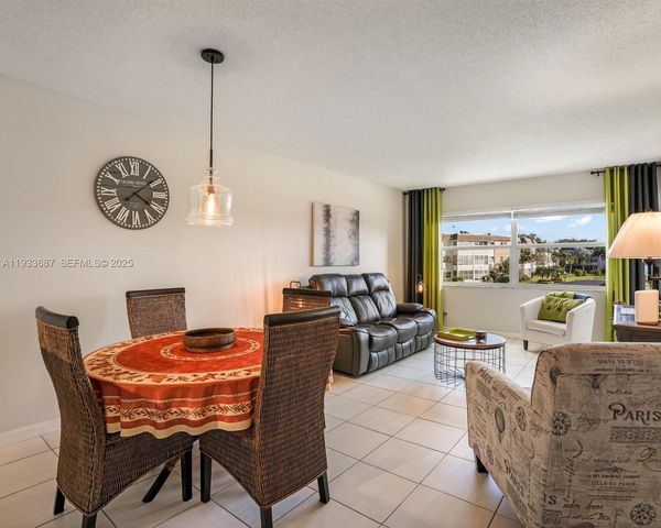4706 NW 36th Street 507, Lauderdale Lakes, FL 33319