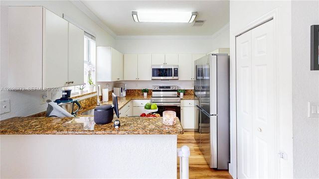 11866 SW 152nd Pl, Miami, FL 33196