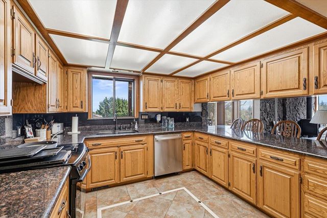 500 Mary Ann Drive, Jacksonville, OR 97530