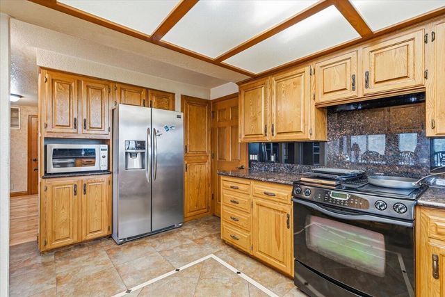 500 Mary Ann Drive, Jacksonville, OR 97530