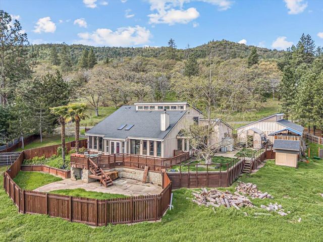 500 Mary Ann Drive, Jacksonville, OR 97530