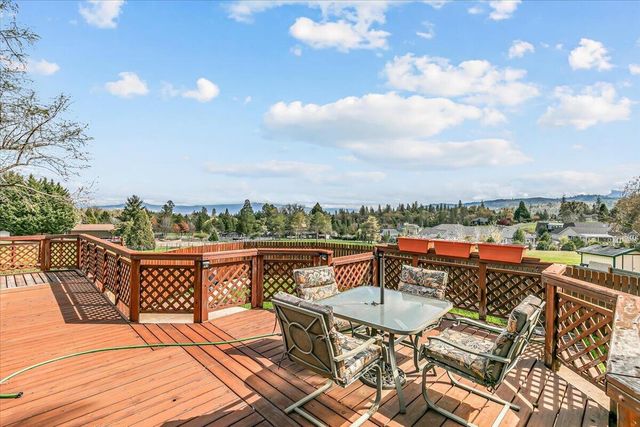 500 Mary Ann Drive, Jacksonville, OR 97530