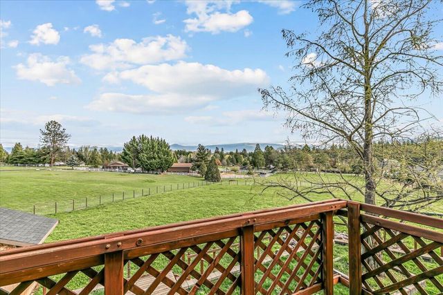 500 Mary Ann Drive, Jacksonville, OR 97530