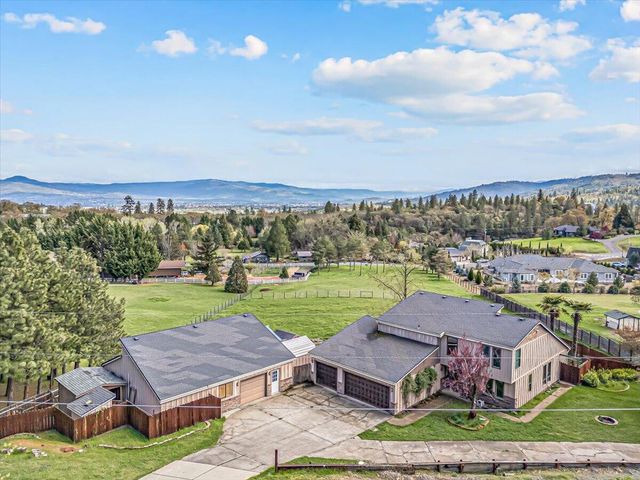 500 Mary Ann Drive, Jacksonville, OR 97530