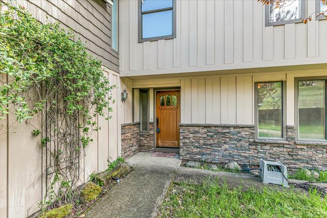 500 Mary Ann Drive, Jacksonville, OR 97530