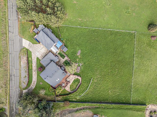 500 Mary Ann Drive, Jacksonville, OR 97530