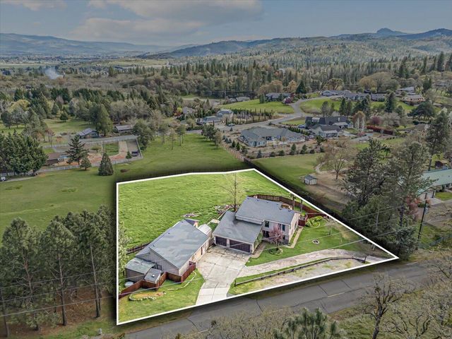 500 Mary Ann Drive, Jacksonville, OR 97530