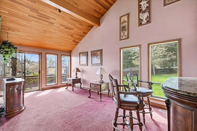 500 Mary Ann Drive, Jacksonville, OR 97530