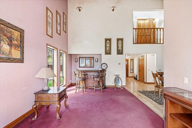 500 Mary Ann Drive, Jacksonville, OR 97530