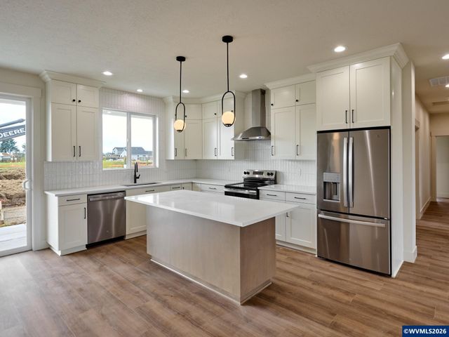 1281 Brown St, Woodburn, OR 97071