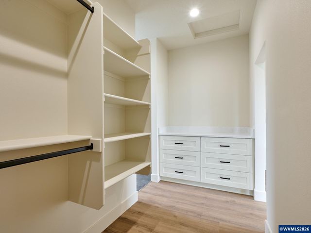 1281 Brown St, Woodburn, OR 97071