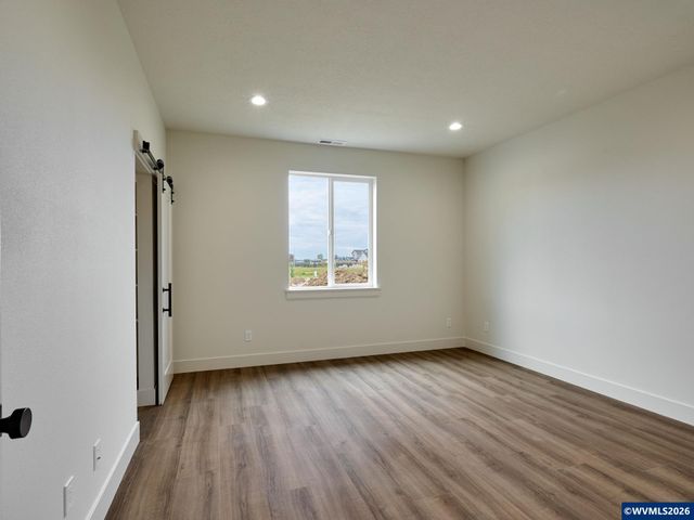 1281 Brown St, Woodburn, OR 97071