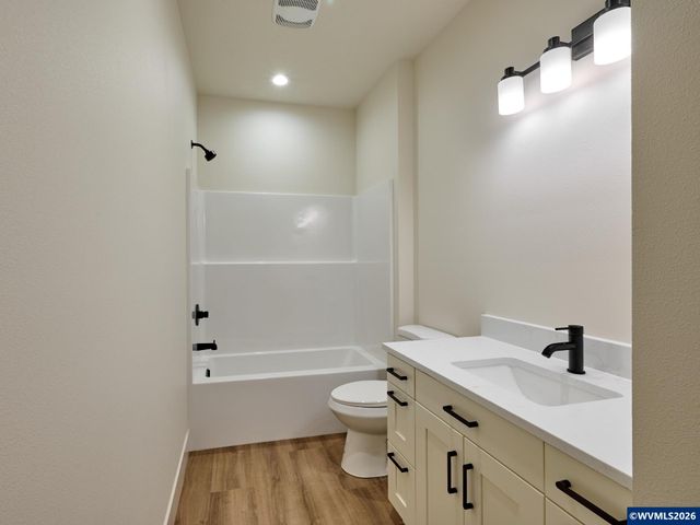 1281 Brown St, Woodburn, OR 97071