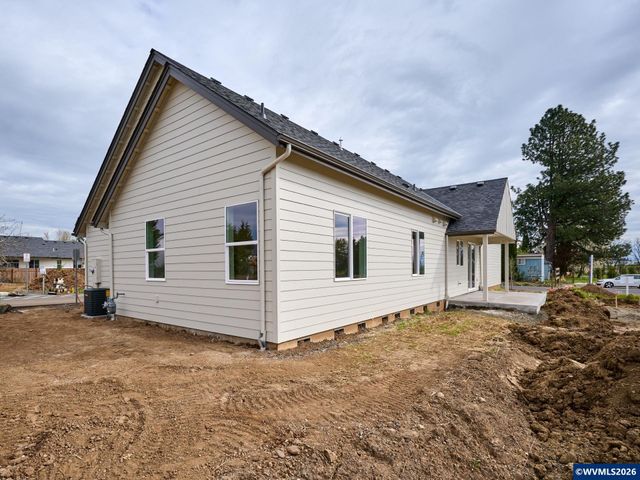 1281 Brown St, Woodburn, OR 97071