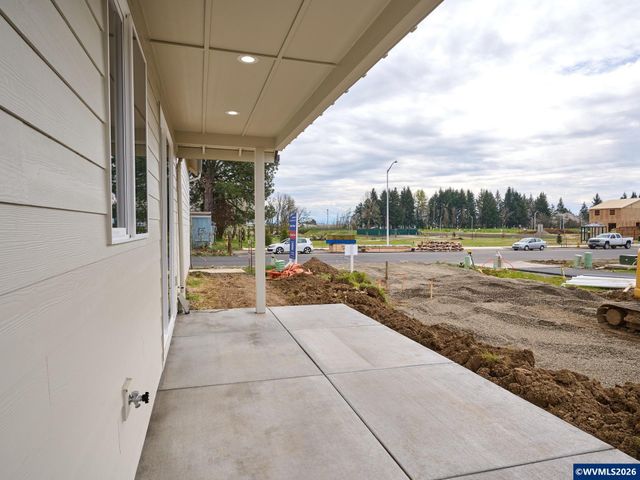 1281 Brown St, Woodburn, OR 97071