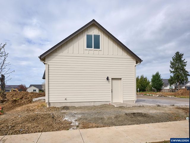 1281 Brown St, Woodburn, OR 97071