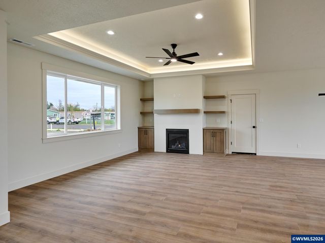 1281 Brown St, Woodburn, OR 97071