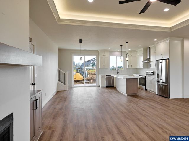 1281 Brown St, Woodburn, OR 97071