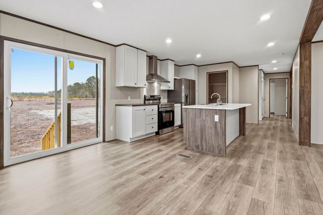 7306 Bellair Dr., Nichols, SC 29581