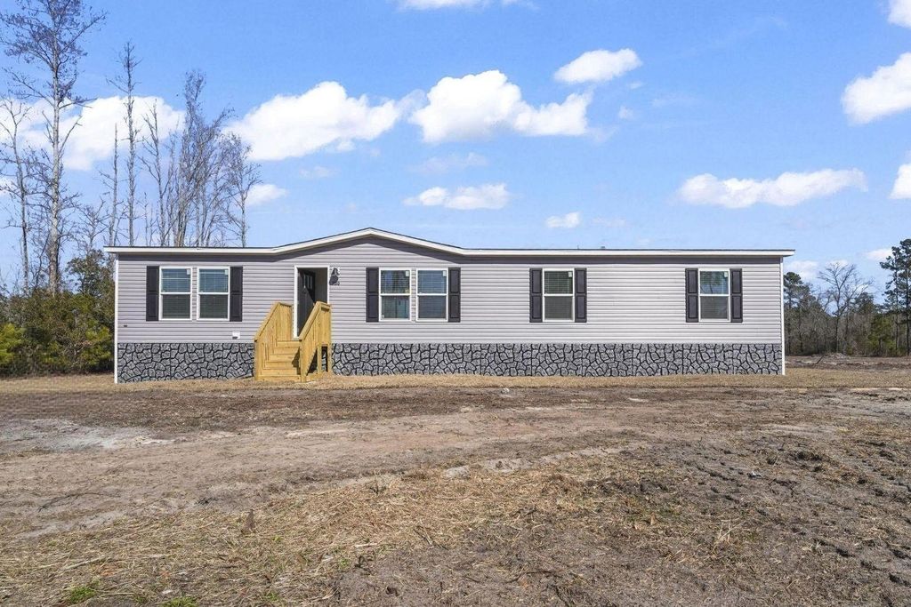 7306 Bellair Dr., Nichols, SC 29581