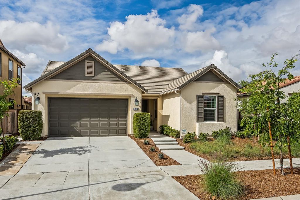 4530 Hillside Road, Madera, CA 93636