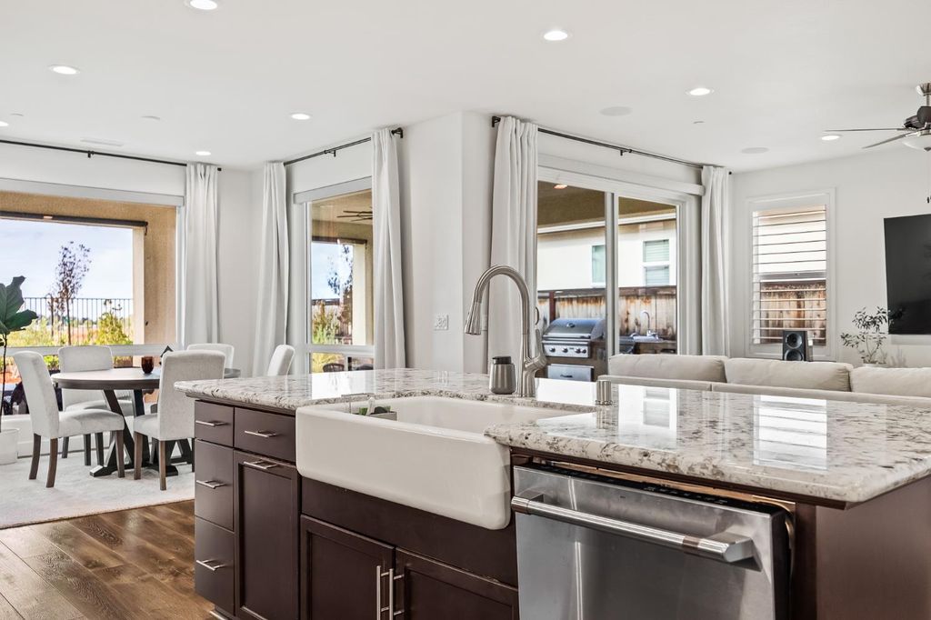 Image 12 of property listing at 4530 Hillside Road, Madera, CA 93636