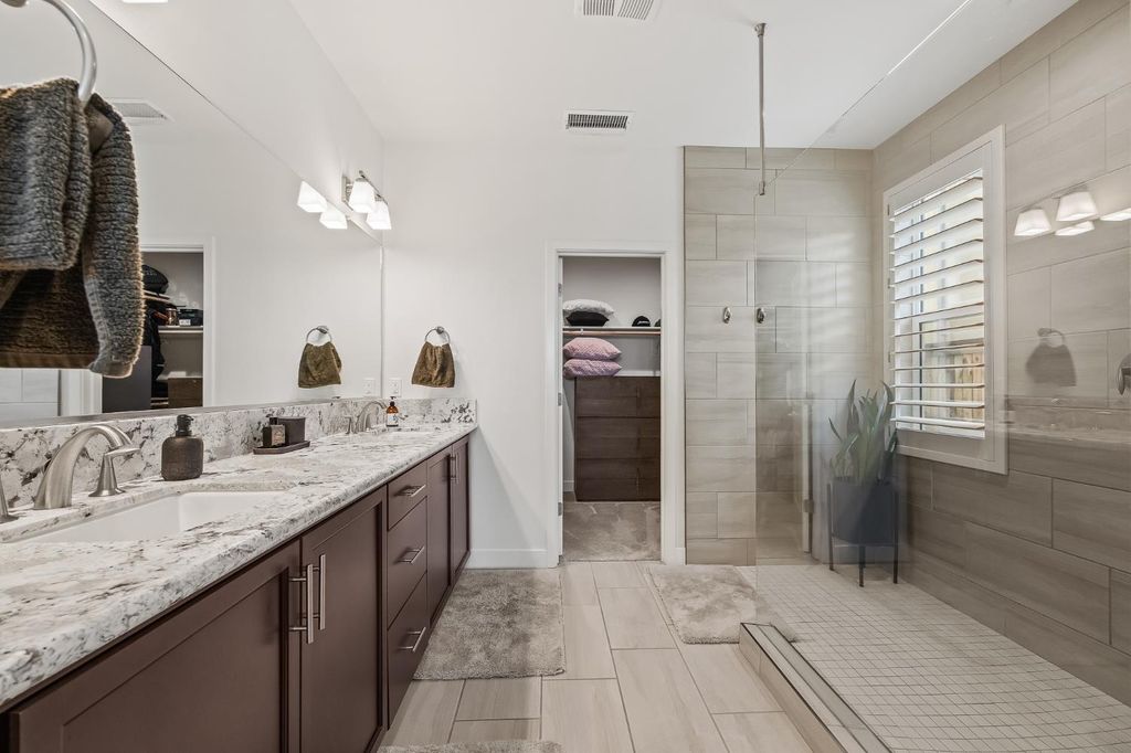 Image 21 of property listing at 4530 Hillside Road, Madera, CA 93636