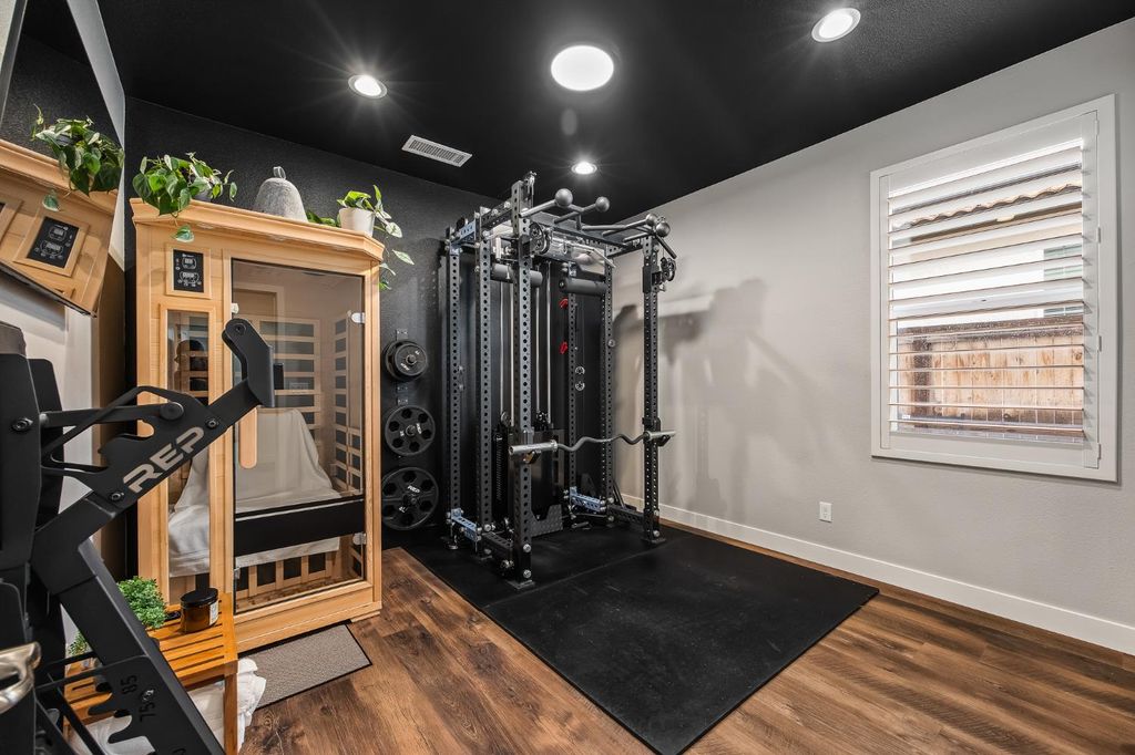 Image 25 of property listing at 4530 Hillside Road, Madera, CA 93636