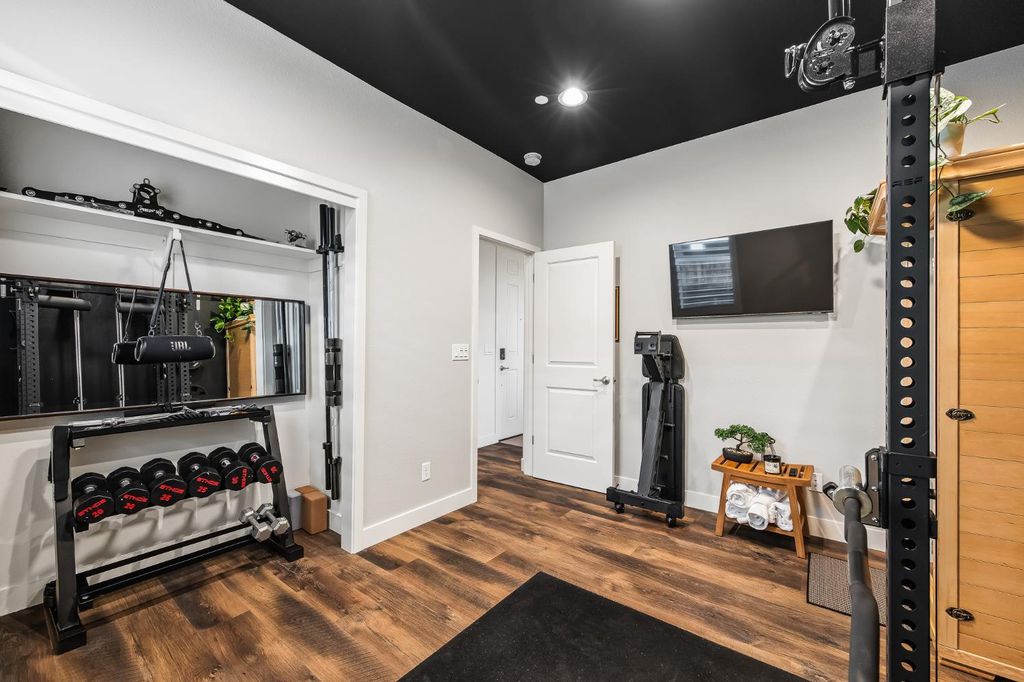 Image 27 of property listing at 4530 Hillside Road, Madera, CA 93636