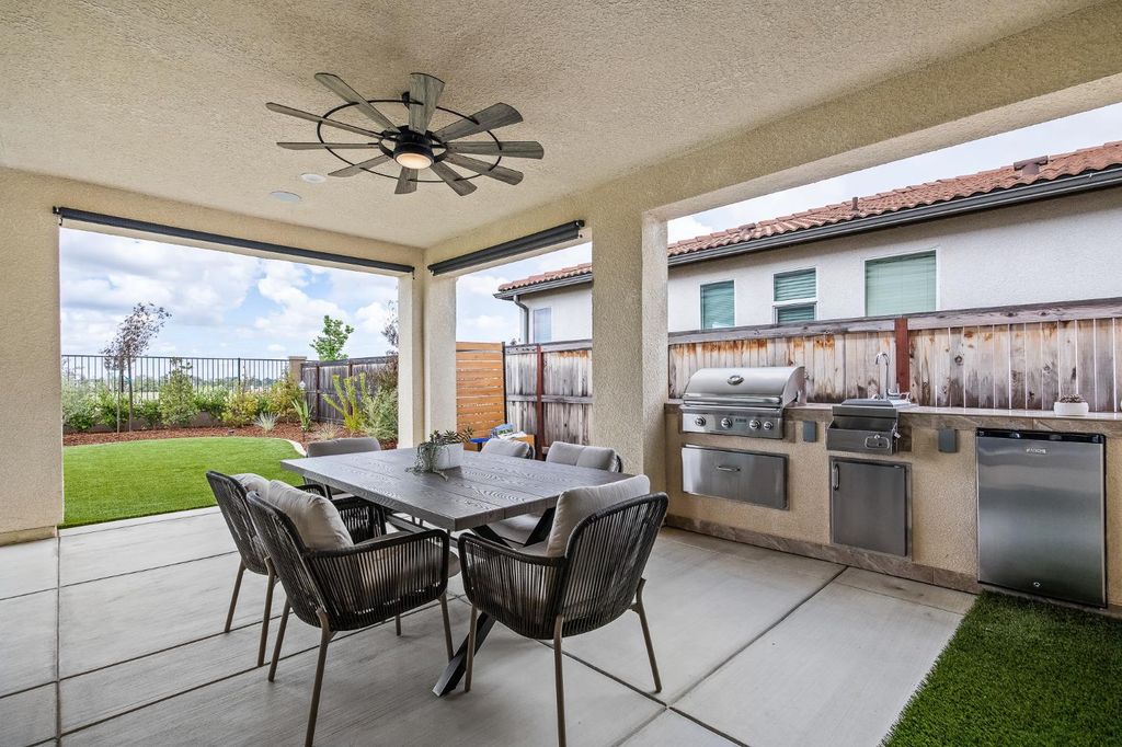 Image 33 of property listing at 4530 Hillside Road, Madera, CA 93636