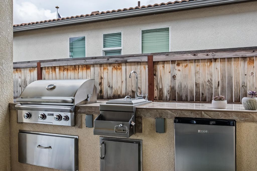 Image 34 of property listing at 4530 Hillside Road, Madera, CA 93636