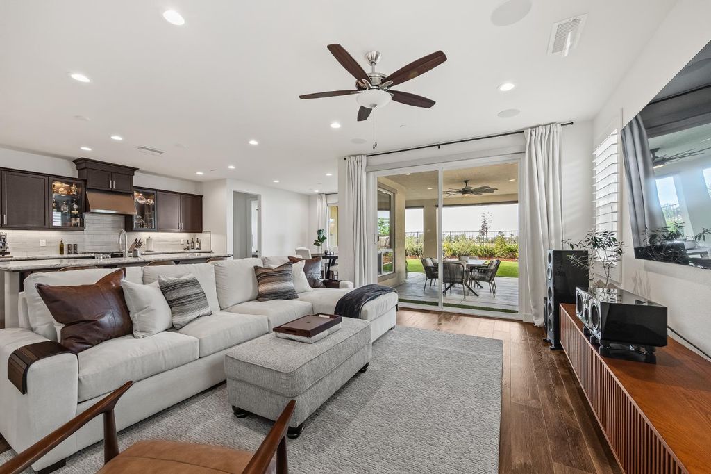 Image 8 of property listing at 4530 Hillside Road, Madera, CA 93636