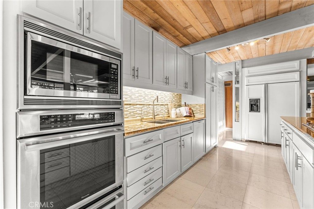 Image 12 of property listing at 1595 Cherokee Road, Corona, CA 92881