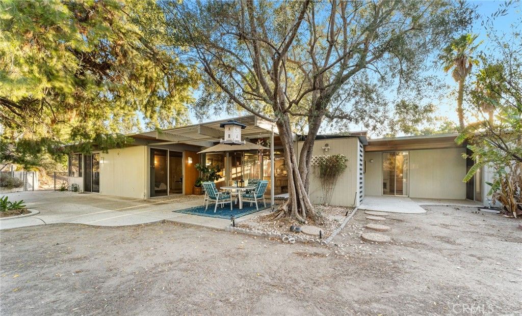 Image 49 of property listing at 1595 Cherokee Road, Corona, CA 92881