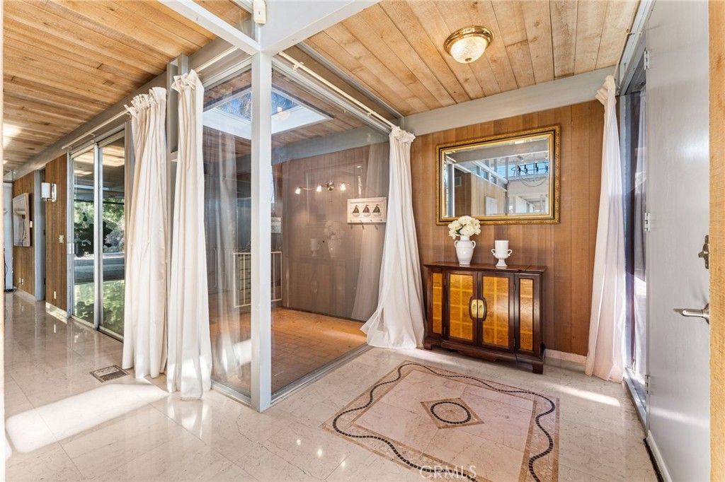 Image 5 of property listing at 1595 Cherokee Road, Corona, CA 92881