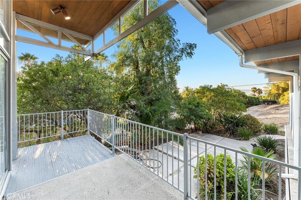 Image 57 of property listing at 1595 Cherokee Road, Corona, CA 92881
