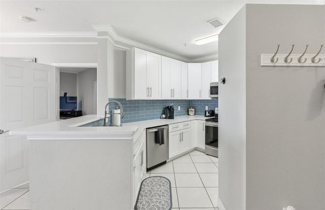 4345 BAYSIDE VILLAGE DRIVE 302, Tampa, FL 33615