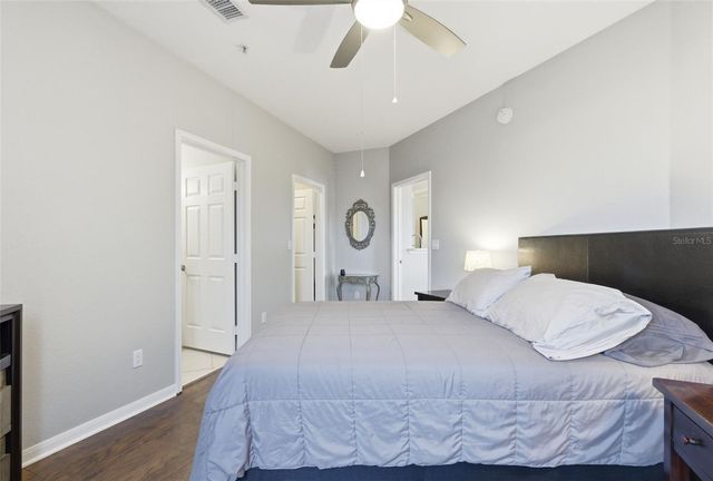 4345 BAYSIDE VILLAGE DRIVE 302, Tampa, FL 33615