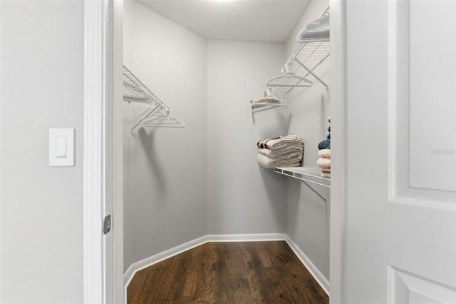 4345 BAYSIDE VILLAGE DRIVE 302, Tampa, FL 33615