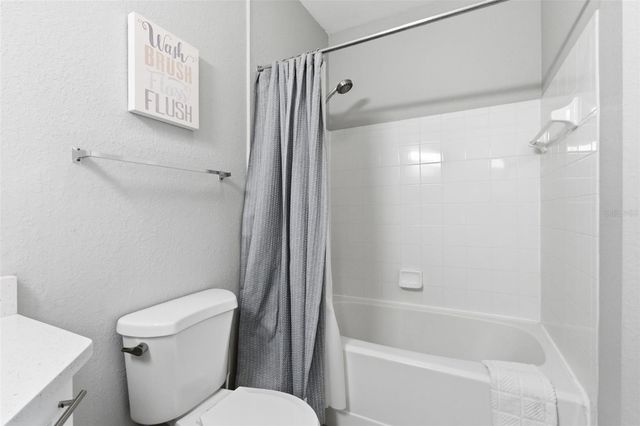 4345 BAYSIDE VILLAGE DRIVE 302, Tampa, FL 33615