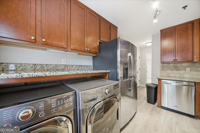 115 WINDING RIVER Drive UNIT B, Atlanta, GA 30350