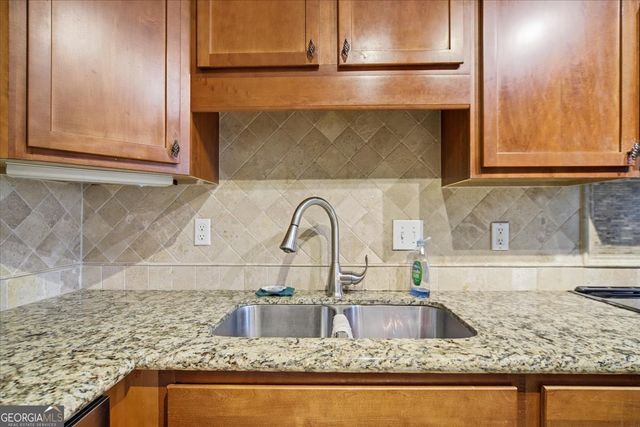 115 WINDING RIVER Drive UNIT B, Atlanta, GA 30350