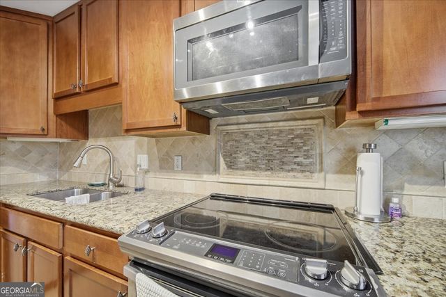 115 WINDING RIVER Drive UNIT B, Atlanta, GA 30350