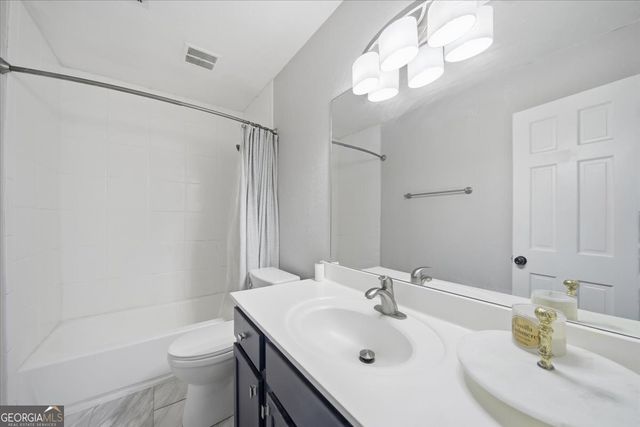 115 WINDING RIVER Drive UNIT B, Atlanta, GA 30350