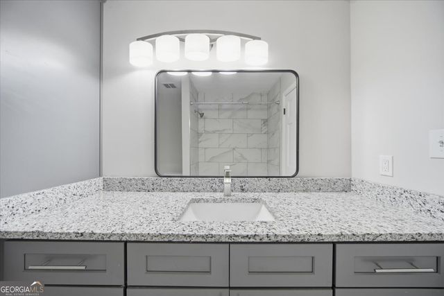 115 WINDING RIVER Drive UNIT B, Atlanta, GA 30350