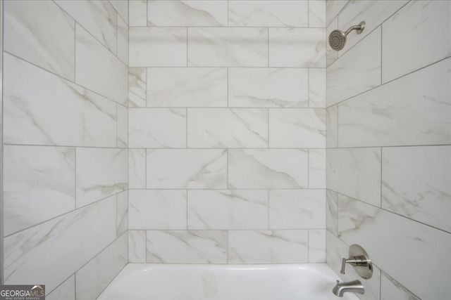 115 WINDING RIVER Drive UNIT B, Atlanta, GA 30350