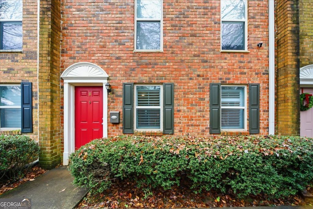 115 WINDING RIVER Drive UNIT B, Atlanta, GA 30350