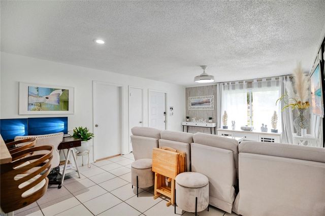 3913 MAGNOLIA POINTE LANE, Orlando, FL 32810